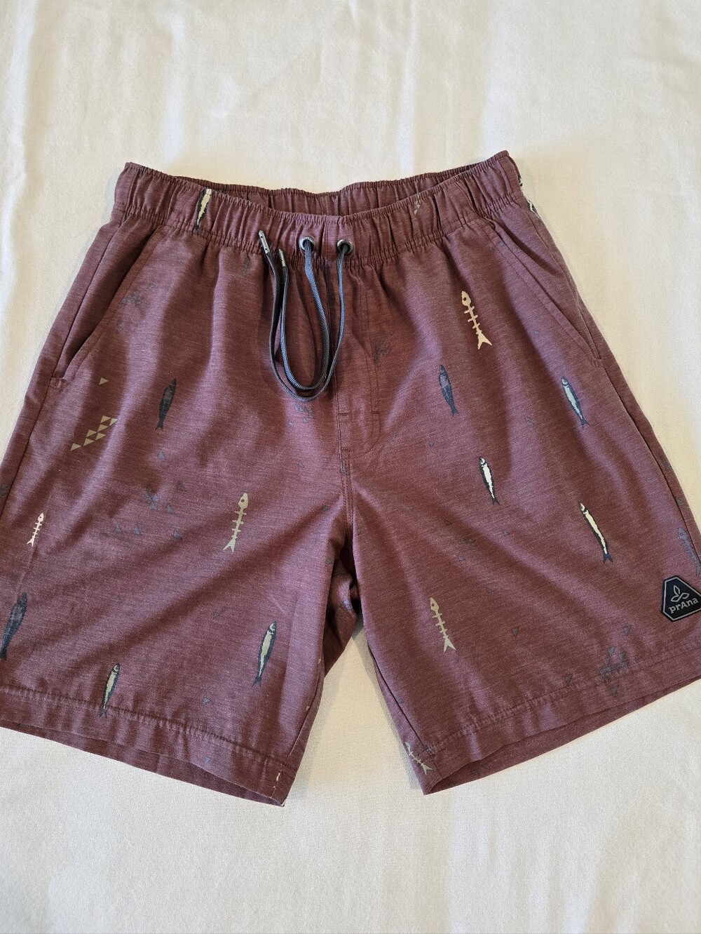 PrAna Metric E-Waist Zip Shorts Burgundy Fish Sardine Print Stretch Medium M